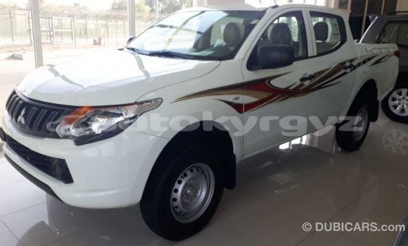 Buy Import Mitsubishi L200 White Car in Import - Dubai in Batken