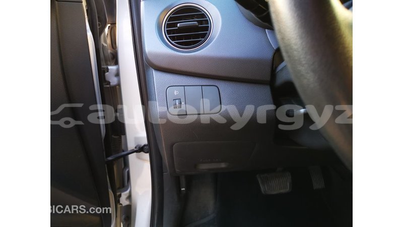 Big with watermark hyundai i10 batken import dubai 2214