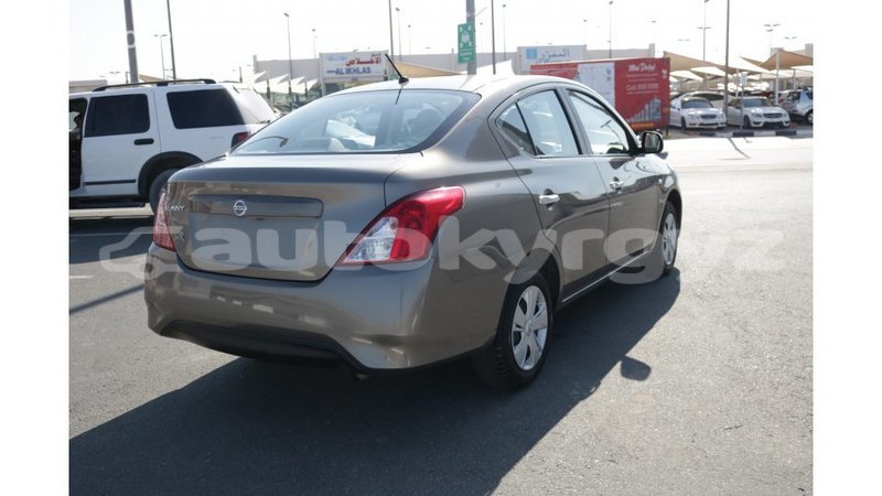 Big with watermark nissan sunny batken import dubai 2219
