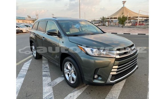 Buy Import Toyota Highlander Green Car in Import - Dubai in Batken Buy Import Toyota Highlander Green Car in Import - Dubai in Batken