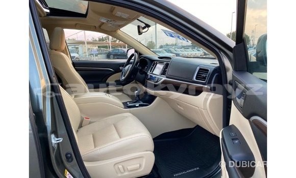 Buy Import Toyota Highlander Green Car in Import - Dubai in Batken Buy Import Toyota Highlander Green Car in Import - Dubai in Batken