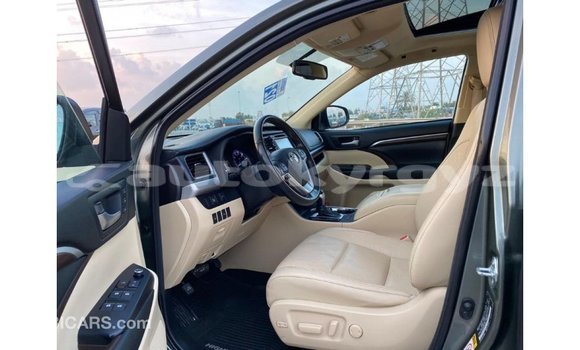 Buy Import Toyota Highlander Green Car in Import - Dubai in Batken Buy Import Toyota Highlander Green Car in Import - Dubai in Batken