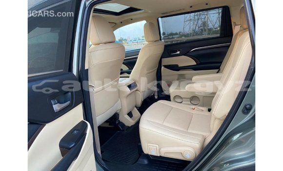 Buy Import Toyota Highlander Green Car in Import - Dubai in Batken Buy Import Toyota Highlander Green Car in Import - Dubai in Batken