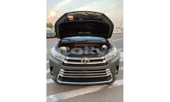 Buy Import Toyota Highlander Green Car in Import - Dubai in Batken Buy Import Toyota Highlander Green Car in Import - Dubai in Batken