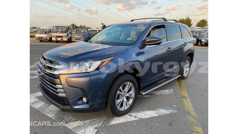 Big with watermark toyota highlander batken import dubai 2228