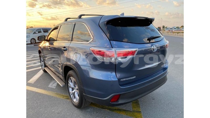 Big with watermark toyota highlander batken import dubai 2228
