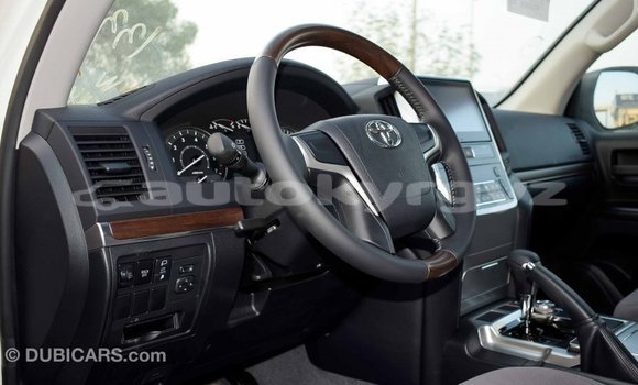 Buy Import Toyota Land Cruiser White Car in Import - Dubai in Batken Buy Import Toyota Land Cruiser White Car in Import - Dubai in Batken
