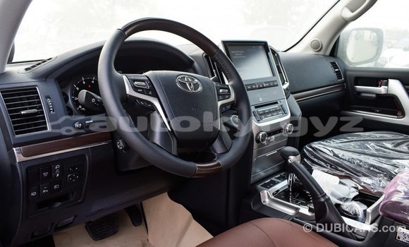 Buy Import Toyota Land Cruiser White Car in Import - Dubai in Batken Buy Import Toyota Land Cruiser White Car in Import - Dubai in Batken