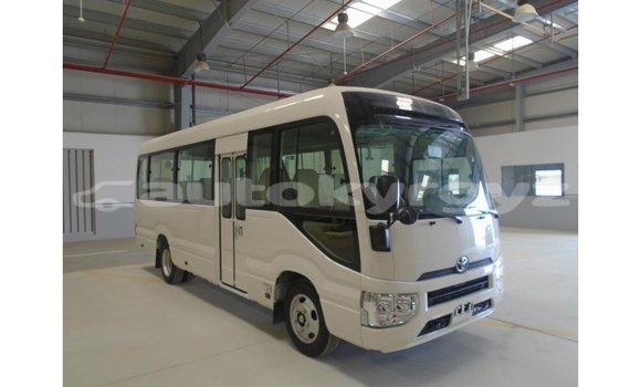 Buy Import Abarth 595 White Car in Import - Dubai in Batken