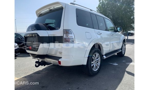 Buy Import Mitsubishi Pajero White Car in Import - Dubai in Batken Buy Import Mitsubishi Pajero White Car in Import - Dubai in Batken