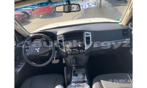 Buy Import Mitsubishi Pajero White Car in Import - Dubai in Batken Buy Import Mitsubishi Pajero White Car in Import - Dubai in Batken