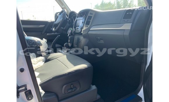Buy Import Mitsubishi Pajero White Car in Import - Dubai in Batken Buy Import Mitsubishi Pajero White Car in Import - Dubai in Batken