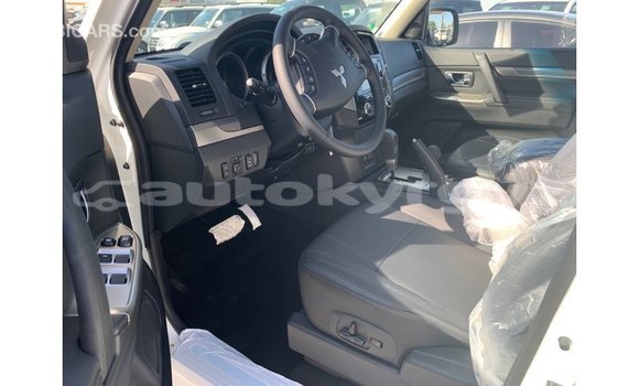 Buy Import Mitsubishi Pajero White Car in Import - Dubai in Batken Buy Import Mitsubishi Pajero White Car in Import - Dubai in Batken