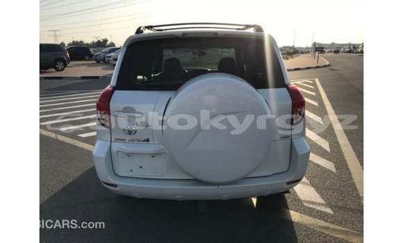 Buy Import Toyota 4Runner White Car in Import - Dubai in Batken Buy Import Toyota 4Runner White Car in Import - Dubai in Batken