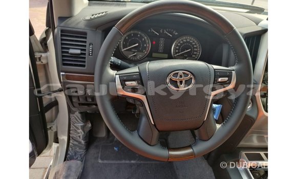 Buy Import Toyota Land Cruiser White Car in Import - Dubai in Batken Buy Import Toyota Land Cruiser White Car in Import - Dubai in Batken