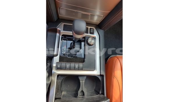 Buy Import Toyota Land Cruiser White Car in Import - Dubai in Batken Buy Import Toyota Land Cruiser White Car in Import - Dubai in Batken