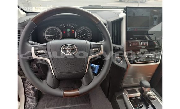 Buy Import Toyota Land Cruiser White Car in Import - Dubai in Batken Buy Import Toyota Land Cruiser White Car in Import - Dubai in Batken