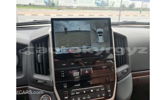 Buy Import Toyota Land Cruiser White Car in Import - Dubai in Batken Buy Import Toyota Land Cruiser White Car in Import - Dubai in Batken