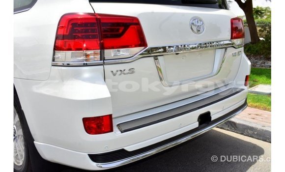 Buy Import Toyota Land Cruiser White Car in Import - Dubai in Batken Buy Import Toyota Land Cruiser White Car in Import - Dubai in Batken