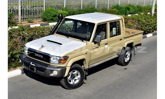 Buy Import Toyota Land Cruiser Beige Car in Import - Dubai in Batken Buy Import Toyota Land Cruiser Beige Car in Import - Dubai in Batken