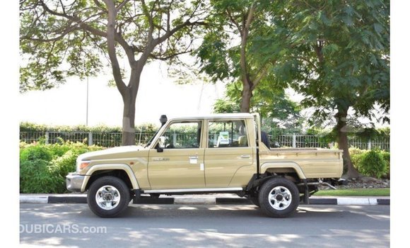 Buy Import Toyota Land Cruiser Beige Car in Import - Dubai in Batken Buy Import Toyota Land Cruiser Beige Car in Import - Dubai in Batken