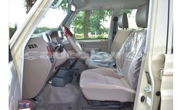Buy Import Toyota Land Cruiser Beige Car in Import - Dubai in Batken Buy Import Toyota Land Cruiser Beige Car in Import - Dubai in Batken