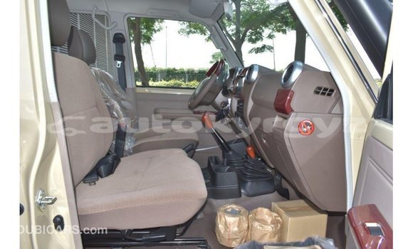 Buy Import Toyota Land Cruiser Beige Car in Import - Dubai in Batken Buy Import Toyota Land Cruiser Beige Car in Import - Dubai in Batken