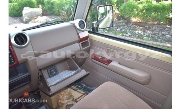 Buy Import Toyota Land Cruiser Beige Car in Import - Dubai in Batken Buy Import Toyota Land Cruiser Beige Car in Import - Dubai in Batken