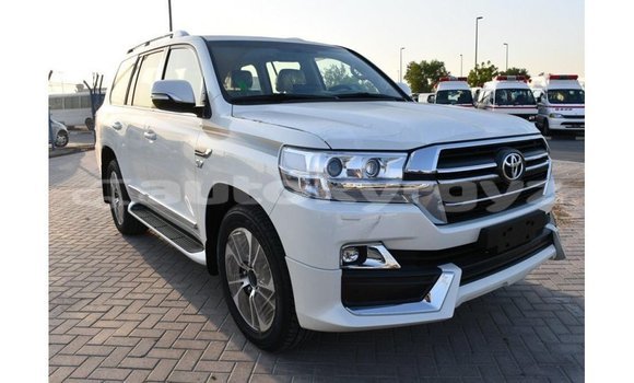 Buy Import Toyota Land Cruiser White Car in Import - Dubai in Batken Buy Import Toyota Land Cruiser White Car in Import - Dubai in Batken
