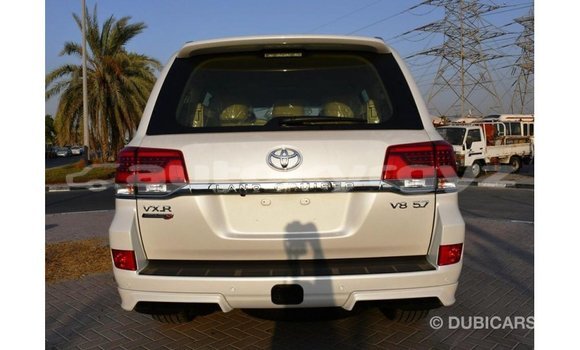 Buy Import Toyota Land Cruiser White Car in Import - Dubai in Batken Buy Import Toyota Land Cruiser White Car in Import - Dubai in Batken