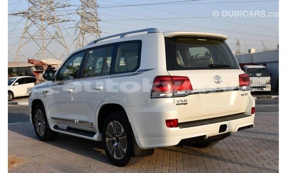 Buy Import Toyota Land Cruiser White Car in Import - Dubai in Batken Buy Import Toyota Land Cruiser White Car in Import - Dubai in Batken