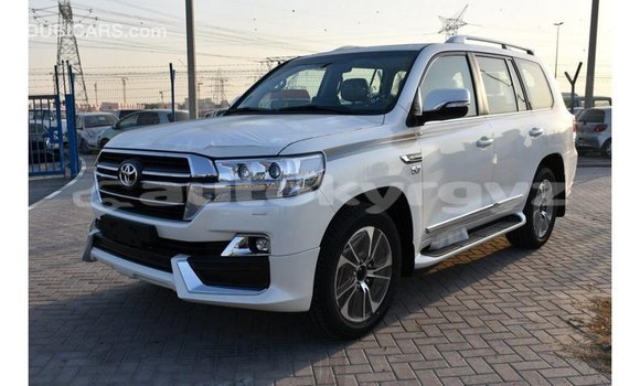 Buy Import Toyota Land Cruiser White Car in Import - Dubai in Batken Buy Import Toyota Land Cruiser White Car in Import - Dubai in Batken