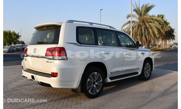 Buy Import Toyota Land Cruiser White Car in Import - Dubai in Batken Buy Import Toyota Land Cruiser White Car in Import - Dubai in Batken