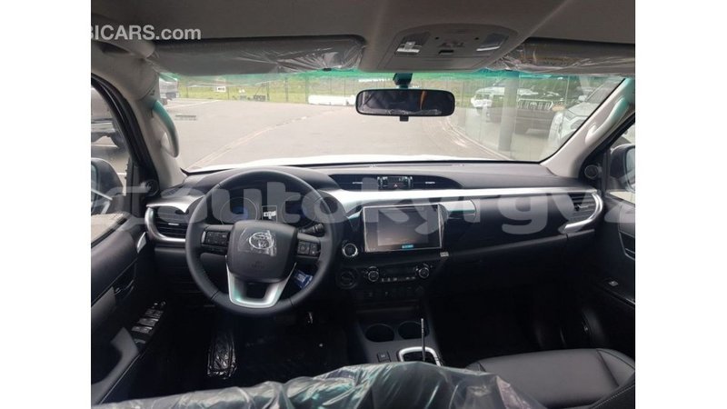 Big with watermark toyota hilux batken import dubai 2373