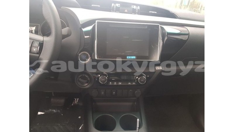 Big with watermark toyota hilux batken import dubai 2373