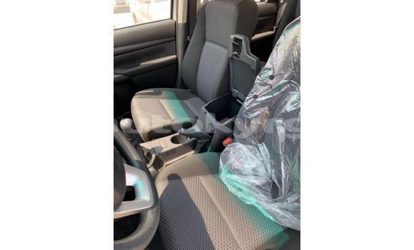 Buy Import Toyota Hilux White Car in Import - Dubai in Batken Buy Import Toyota Hilux White Car in Import - Dubai in Batken