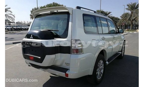 Buy Import Mitsubishi Pajero White Car in Import - Dubai in Batken Buy Import Mitsubishi Pajero White Car in Import - Dubai in Batken