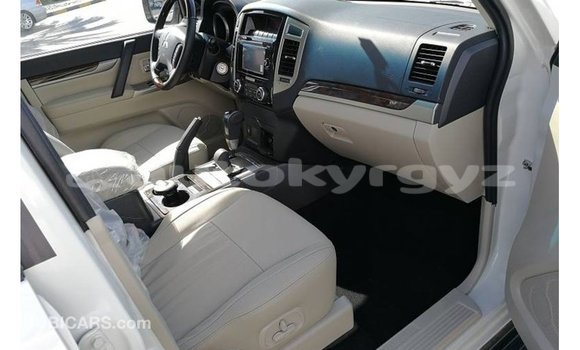 Buy Import Mitsubishi Pajero White Car in Import - Dubai in Batken Buy Import Mitsubishi Pajero White Car in Import - Dubai in Batken