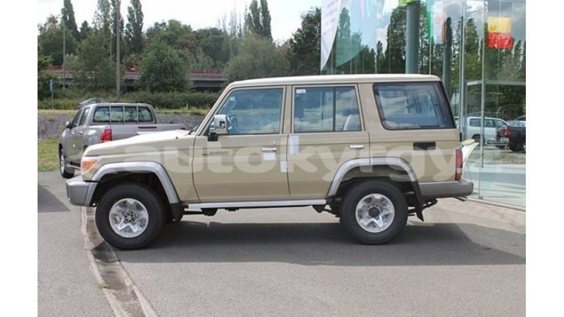 Big with watermark toyota land cruiser batken import dubai 2393