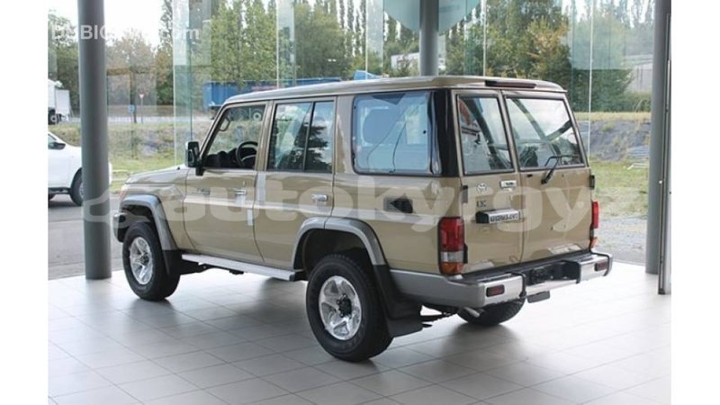 Big with watermark toyota land cruiser batken import dubai 2393