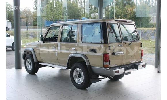 Buy Import Toyota Land Cruiser Beige Car in Import - Dubai in Batken Buy Import Toyota Land Cruiser Beige Car in Import - Dubai in Batken