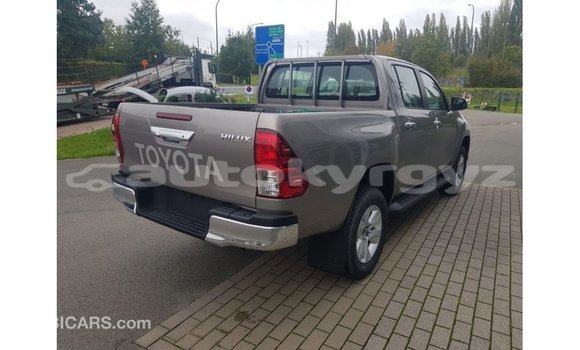 Buy Import Toyota Hilux Brown Car in Import - Dubai in Batken Buy Import Toyota Hilux Brown Car in Import - Dubai in Batken