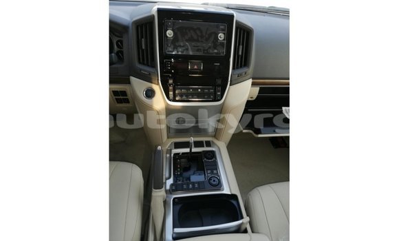 Buy Import Toyota Land Cruiser White Car in Import - Dubai in Batken Buy Import Toyota Land Cruiser White Car in Import - Dubai in Batken