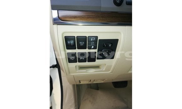 Buy Import Toyota Land Cruiser White Car in Import - Dubai in Batken Buy Import Toyota Land Cruiser White Car in Import - Dubai in Batken