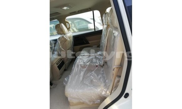Buy Import Toyota Land Cruiser White Car in Import - Dubai in Batken Buy Import Toyota Land Cruiser White Car in Import - Dubai in Batken