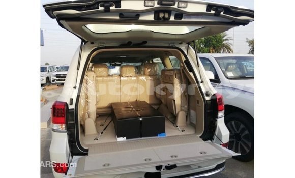 Buy Import Toyota Land Cruiser White Car in Import - Dubai in Batken Buy Import Toyota Land Cruiser White Car in Import - Dubai in Batken