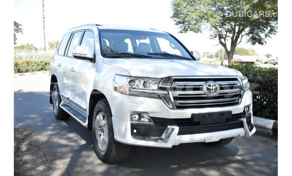 Buy Import Toyota Land Cruiser White Car in Import - Dubai in Batken Buy Import Toyota Land Cruiser White Car in Import - Dubai in Batken