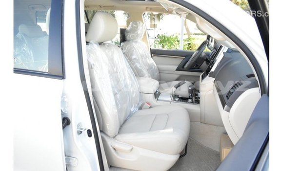 Buy Import Toyota Land Cruiser White Car in Import - Dubai in Batken Buy Import Toyota Land Cruiser White Car in Import - Dubai in Batken