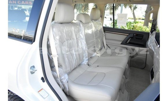 Buy Import Toyota Land Cruiser White Car in Import - Dubai in Batken Buy Import Toyota Land Cruiser White Car in Import - Dubai in Batken