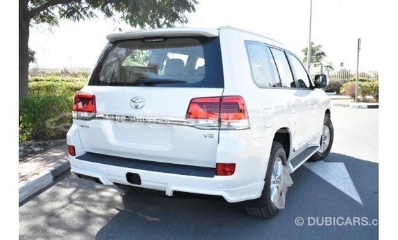 Buy Import Toyota Land Cruiser White Car in Import - Dubai in Batken Buy Import Toyota Land Cruiser White Car in Import - Dubai in Batken